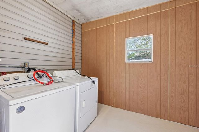 39 MAPLEHURST AVENUE, Debary, FL 32713