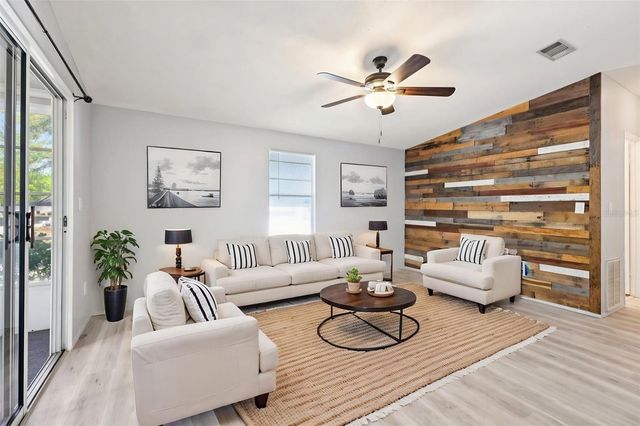 39 MAPLEHURST AVENUE, Debary, FL 32713