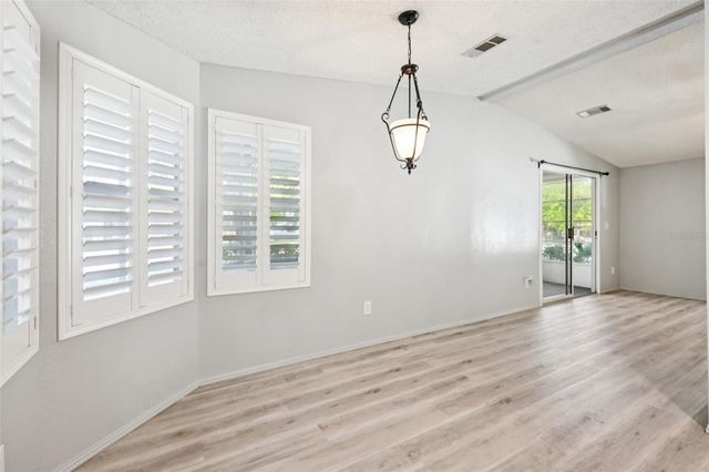 39 MAPLEHURST AVENUE, Debary, FL 32713