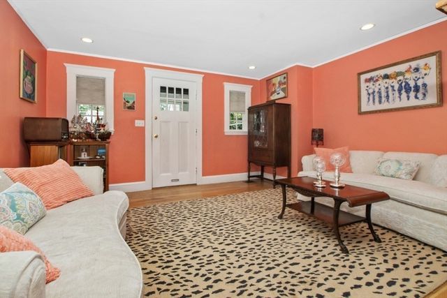 19 Mount Vernon, Needham, MA 02492