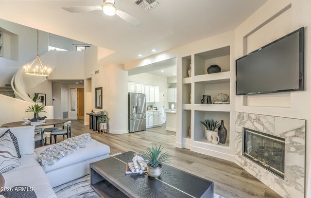 15240 N CLUBGATE Drive 111, Scottsdale, AZ 85254