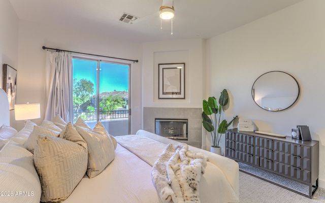 15240 N CLUBGATE Drive 111, Scottsdale, AZ 85254
