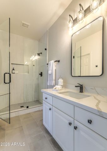15240 N CLUBGATE Drive 111, Scottsdale, AZ 85254