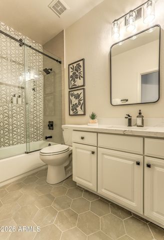 15240 N CLUBGATE Drive 111, Scottsdale, AZ 85254