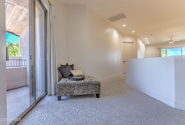 15240 N CLUBGATE Drive 111, Scottsdale, AZ 85254