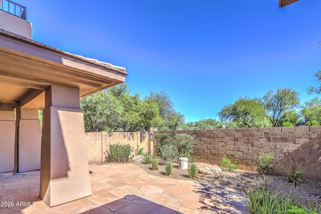 15240 N CLUBGATE Drive 111, Scottsdale, AZ 85254