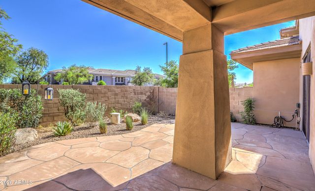 15240 N CLUBGATE Drive 111, Scottsdale, AZ 85254