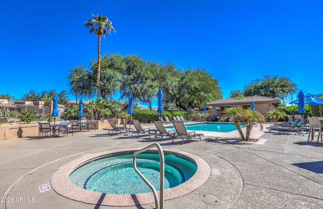 15240 N CLUBGATE Drive 111, Scottsdale, AZ 85254