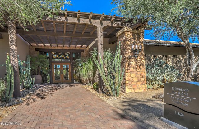 15240 N CLUBGATE Drive 111, Scottsdale, AZ 85254