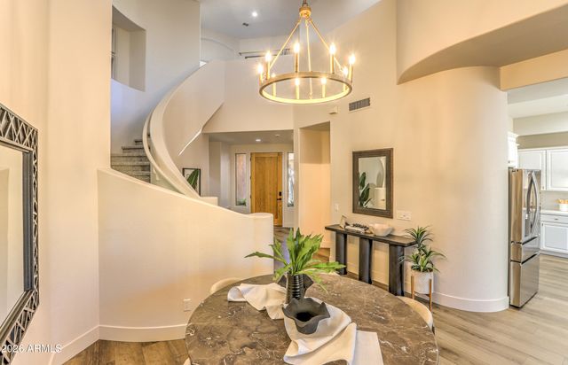 15240 N CLUBGATE Drive 111, Scottsdale, AZ 85254