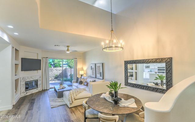 15240 N CLUBGATE Drive 111, Scottsdale, AZ 85254