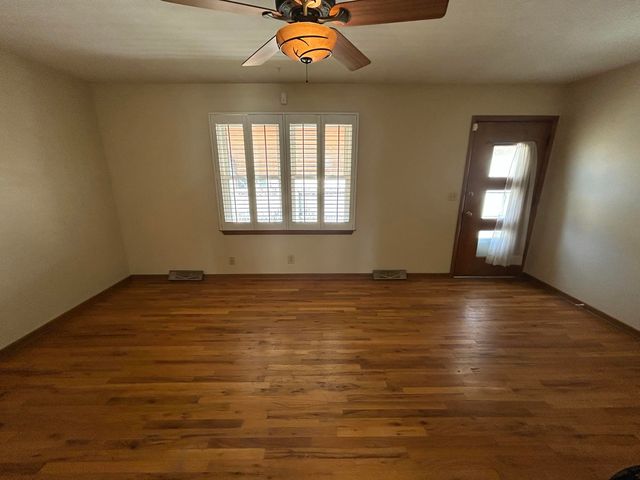 2812 4TH Avenue, Council Bluffs, IA 51501