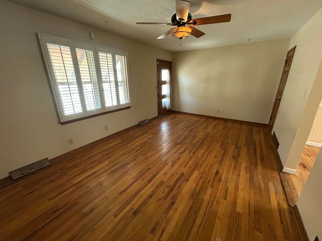 2812 4TH Avenue, Council Bluffs, IA 51501