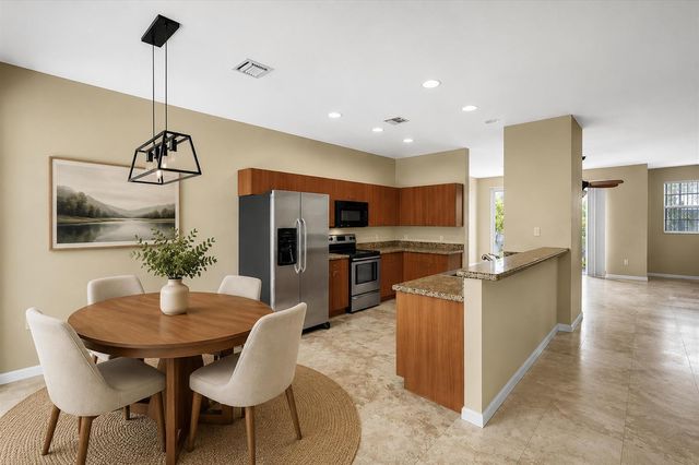 2725 NE 8th Avenue 104, Wilton Manors, FL 33334