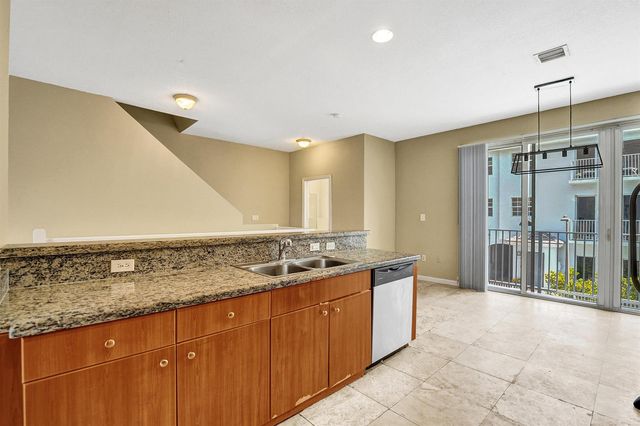 2725 NE 8th Avenue 104, Wilton Manors, FL 33334