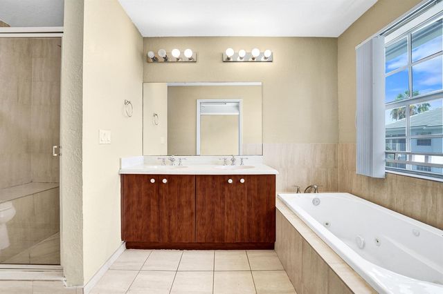 2725 NE 8th Avenue 104, Wilton Manors, FL 33334