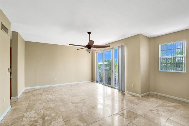 2725 NE 8th Avenue 104, Wilton Manors, FL 33334