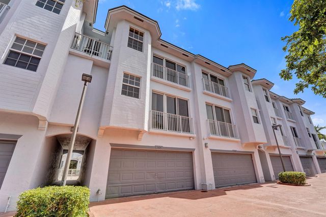 2725 NE 8th Avenue 104, Wilton Manors, FL 33334