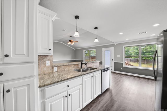 312 Bobwhite Circle, Lonoke, AR 72086