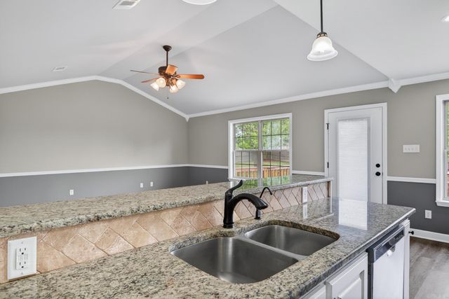 312 Bobwhite Circle, Lonoke, AR 72086