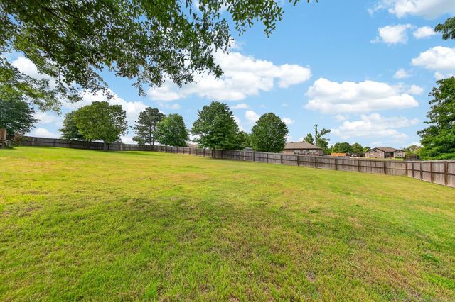312 Bobwhite Circle, Lonoke, AR 72086
