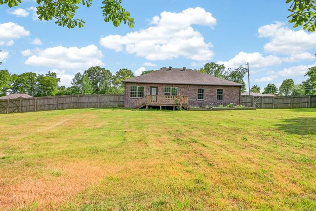312 Bobwhite Circle, Lonoke, AR 72086