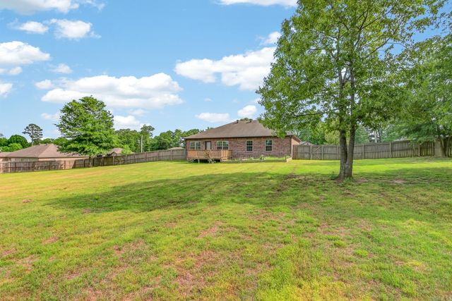 312 Bobwhite Circle, Lonoke, AR 72086