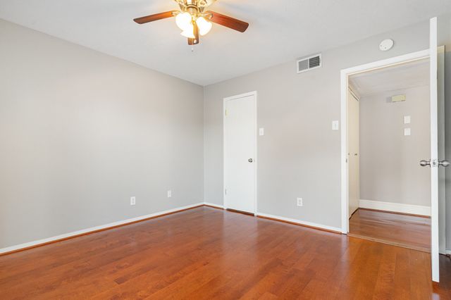 5934 Sandhurst Lane 207, Dallas, TX 75206