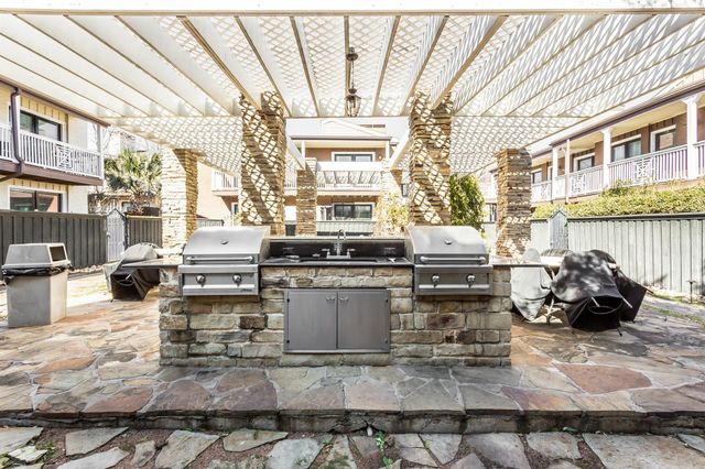 5934 Sandhurst Lane 207, Dallas, TX 75206