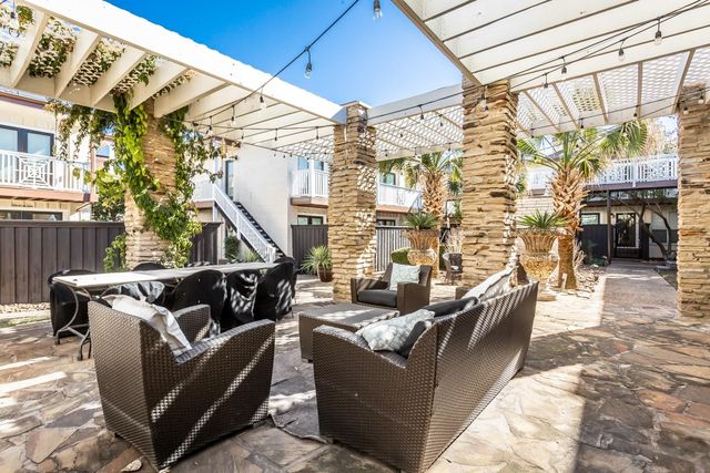 5934 Sandhurst Lane 207, Dallas, TX 75206