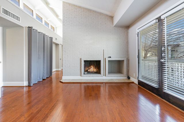 5934 Sandhurst Lane 207, Dallas, TX 75206