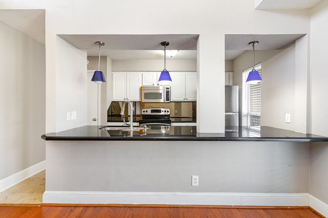 5934 Sandhurst Lane 207, Dallas, TX 75206