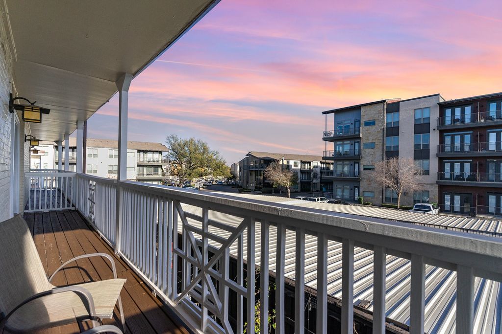 5934 Sandhurst Lane 207, Dallas, TX 75206