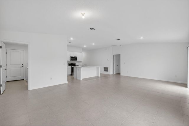 748 Carlyle Way, Fort Pierce, FL 34947