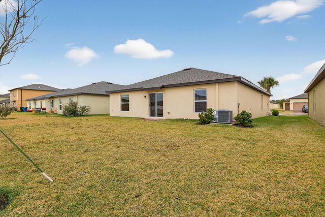 748 Carlyle Way, Fort Pierce, FL 34947