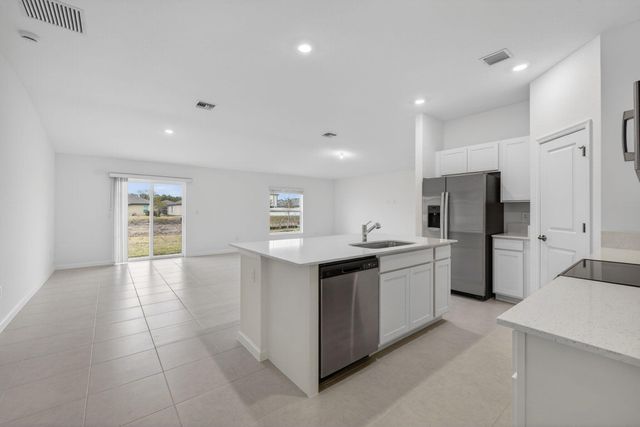 748 Carlyle Way, Fort Pierce, FL 34947