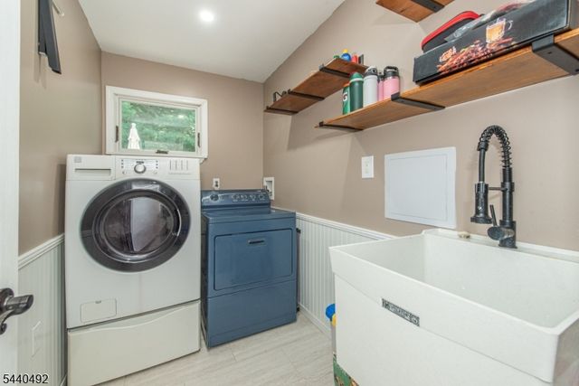 44 Molinari Dr, Wanaque Boro, NJ 07465