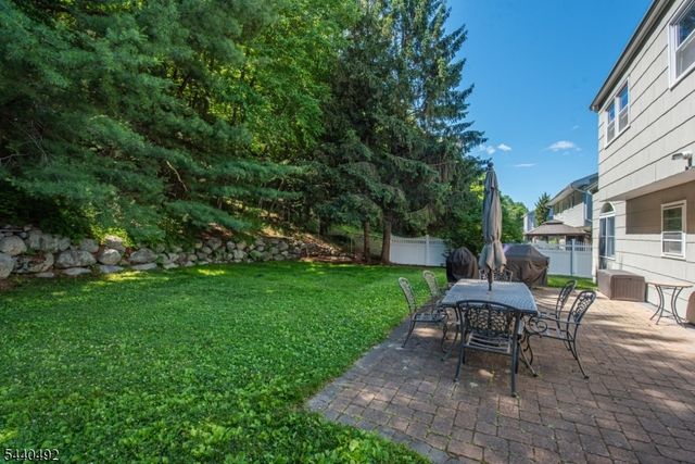 44 Molinari Dr, Wanaque Boro, NJ 07465
