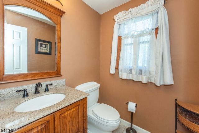 44 Molinari Dr, Wanaque Boro, NJ 07465