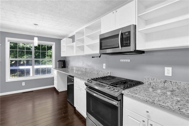 5870 Tallant Drive, Sugar Hill, GA 30518