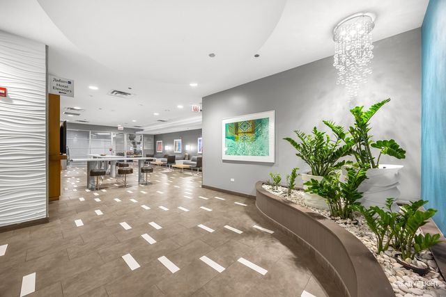 204 N Park Drive, Chicago, IL 60601