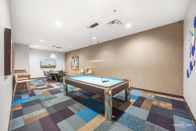 204 N Park Drive, Chicago, IL 60601