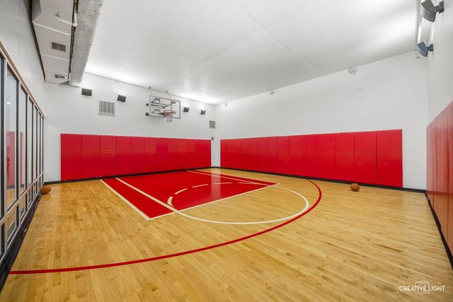 204 N Park Drive, Chicago, IL 60601