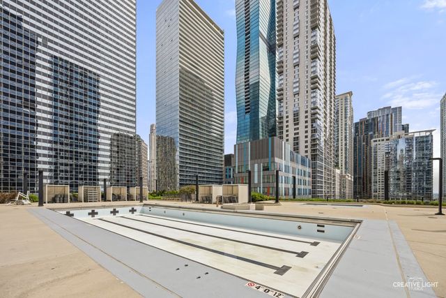 204 N Park Drive, Chicago, IL 60601
