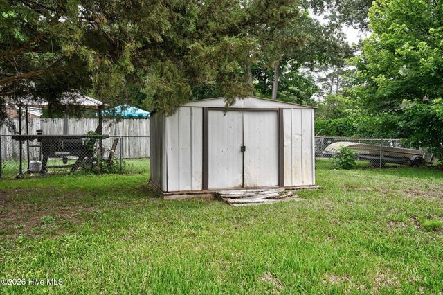 1811 Delwood Drive W, Wilson, NC 27893