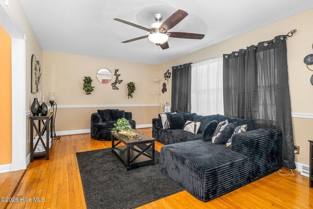 1811 Delwood Drive W, Wilson, NC 27893