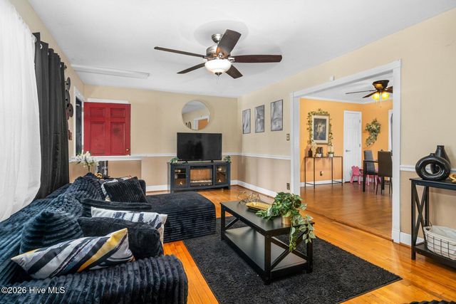 1811 Delwood Drive W, Wilson, NC 27893