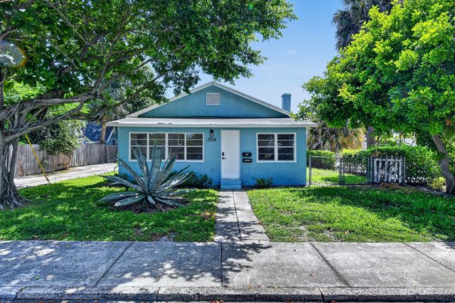 3714 Henry Avenue, West Palm Beach, FL 33405
