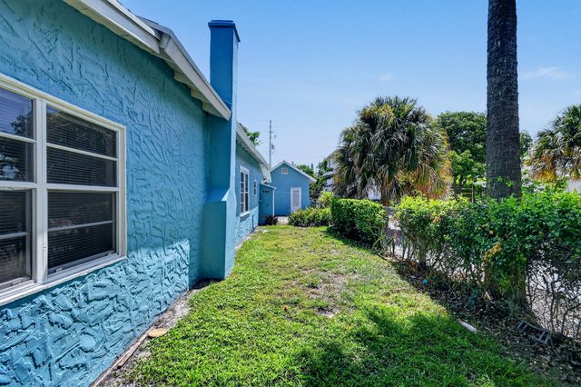 3714 Henry Avenue, West Palm Beach, FL 33405