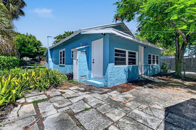 3714 Henry Avenue, West Palm Beach, FL 33405